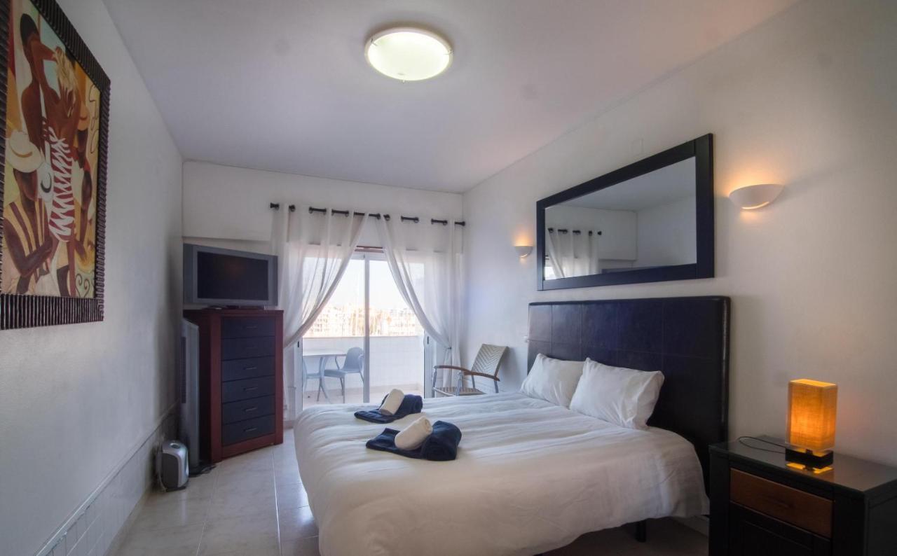 Lagos Main Avenue Studio With Marina View Balcony Exteriör bild
