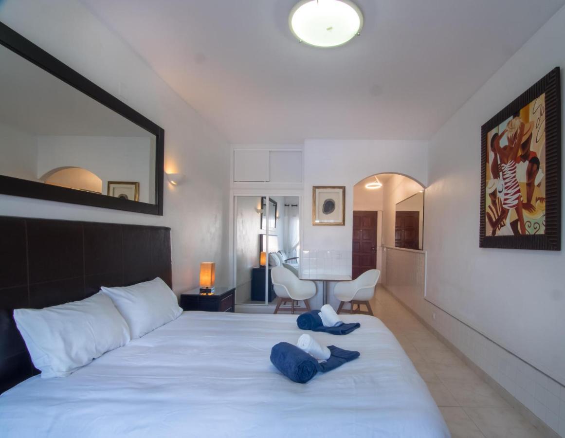 Lagos Main Avenue Studio With Marina View Balcony Exteriör bild