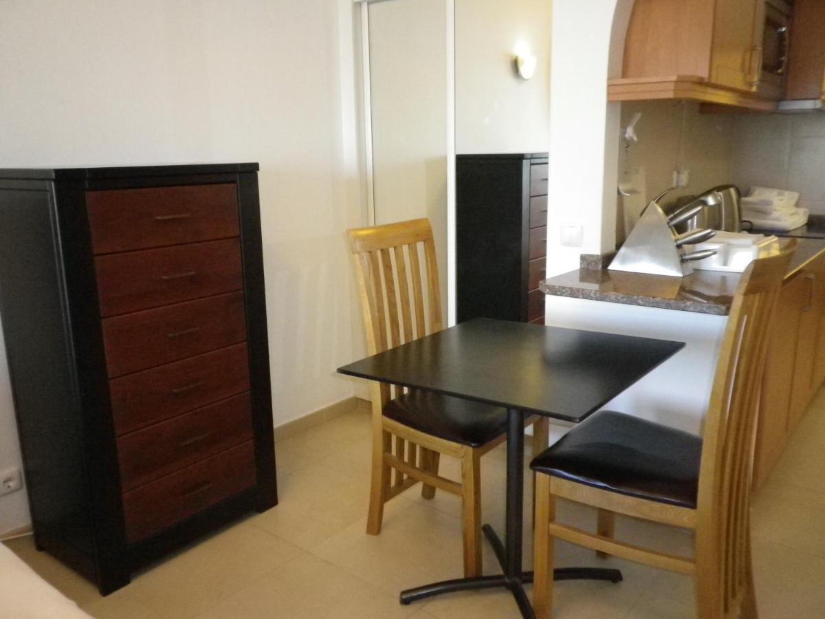 Lagos Main Avenue Studio With Marina View Balcony Exteriör bild