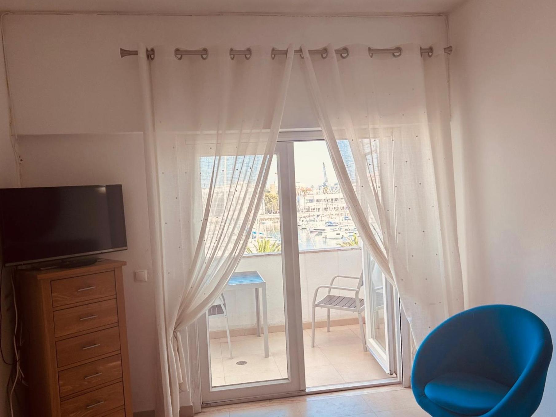 Lagos Main Avenue Studio With Marina View Balcony Exteriör bild